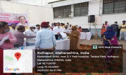 विविध शासकीय योजनांचा लाभ पत्र वितरण प्रसंगी महाविद्यालयाचे प्राचार्य मेजर डॉक्टर डुबल एस आर सदर बाजार विभागाचे नगरसेवक या. राजू लाटकर